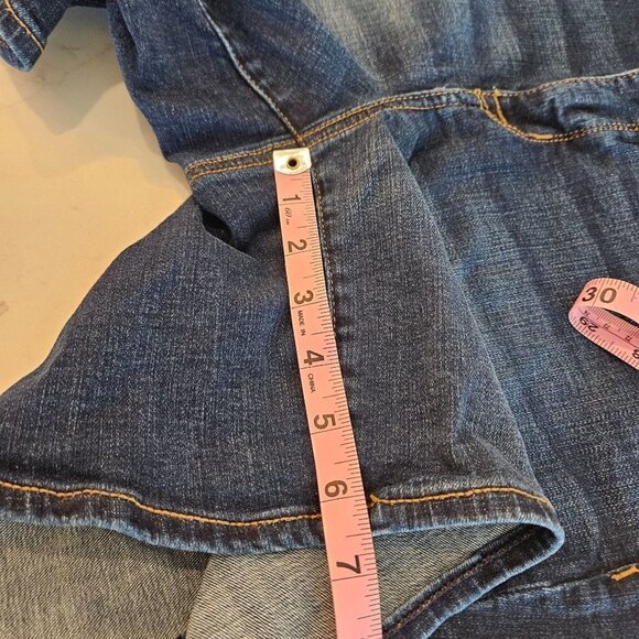 SEVEN For All Mankind Weekend Denim Embroidered Bermuda Shorts Size 10 high rise - Picture 9 of 9